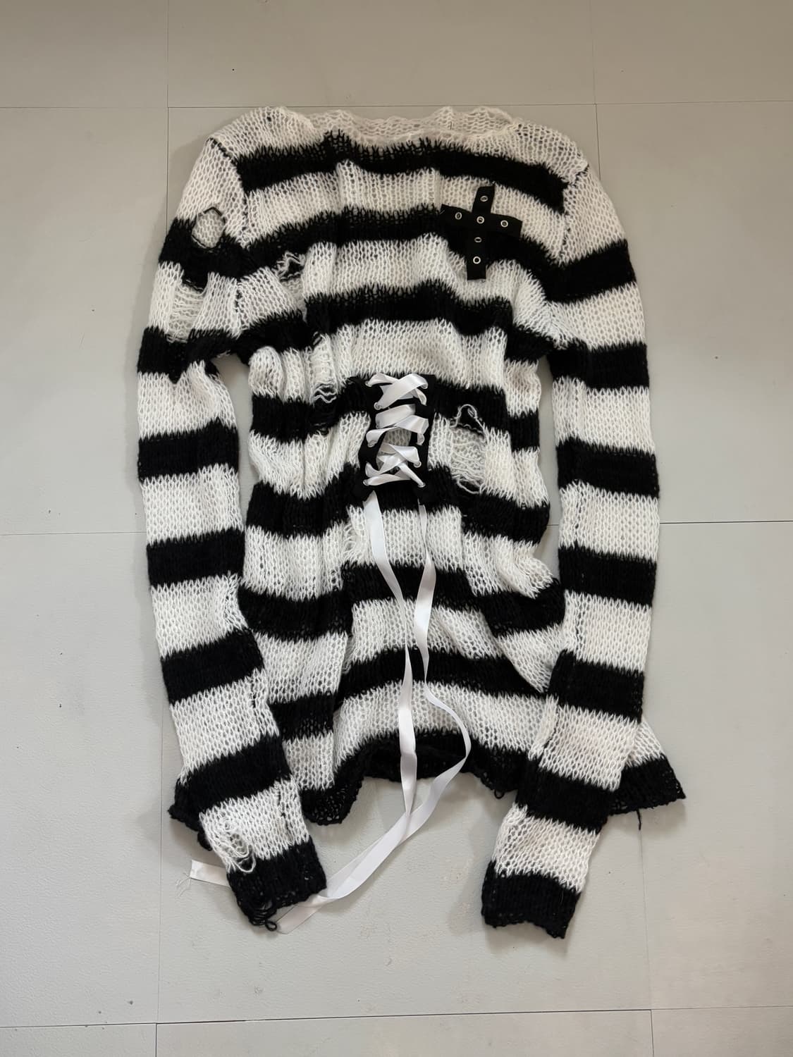 • striped eyelet cross knitwear 상품이미지1