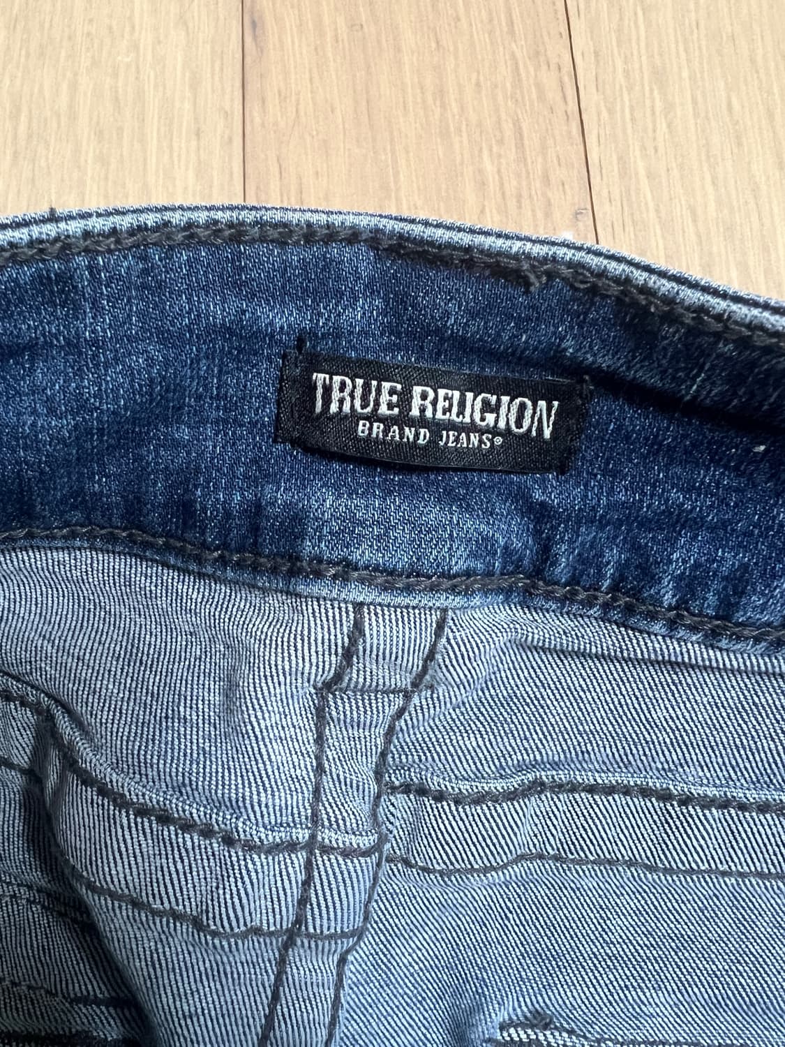 True Religion 트루릴리전 시그니처 플랩 포켓 중청 데님 (36 상품이미지2