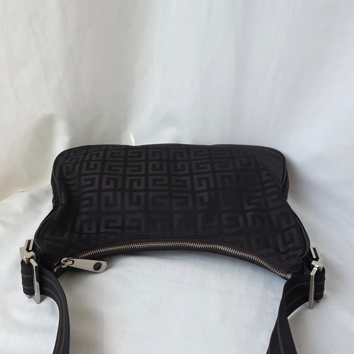 [정품 GIVANCHY] 지방시 로고 패턴 여성 숄더백 호보백 크로스백 상품이미지7