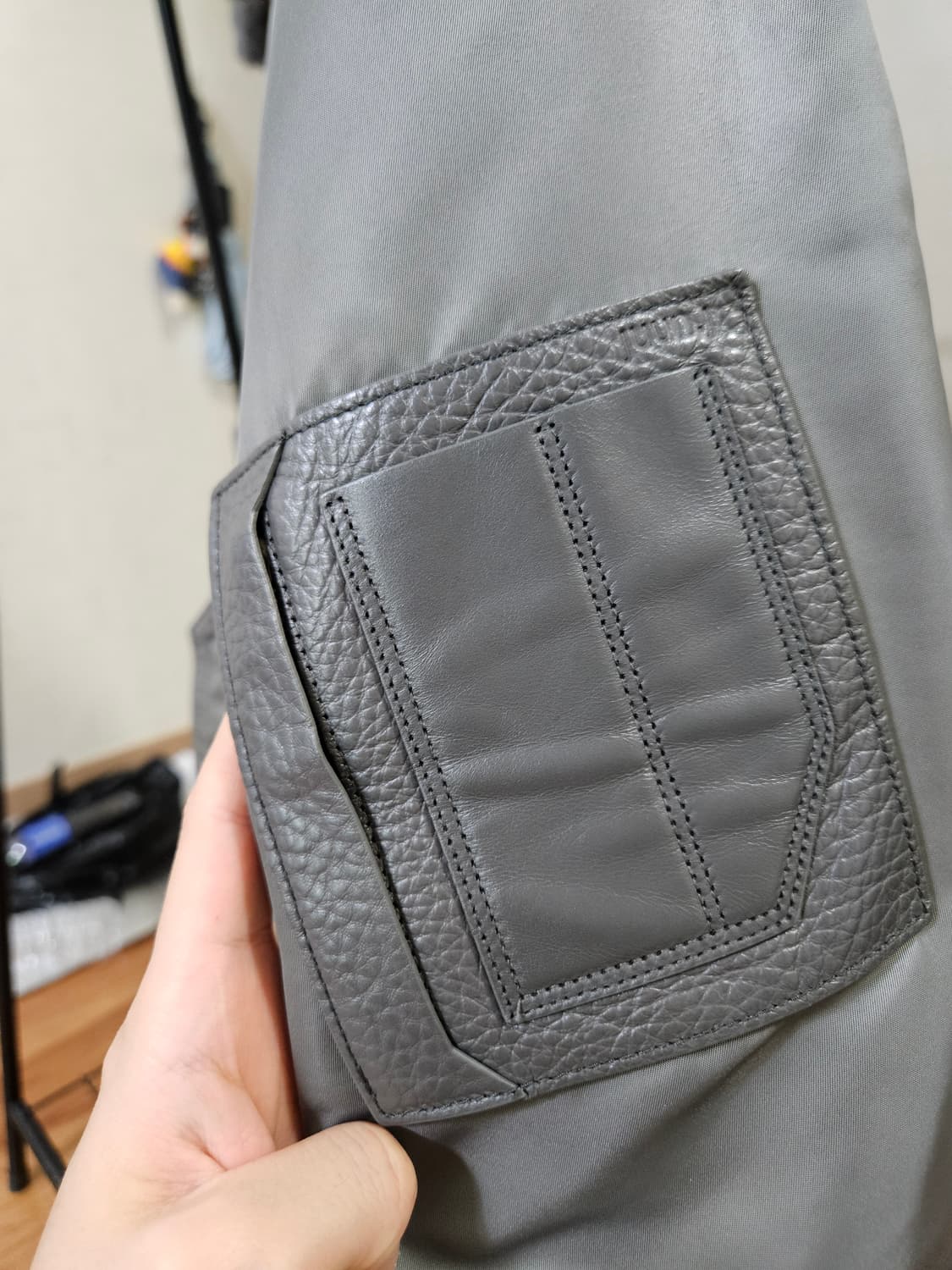 [46] 준지 22FW 오버핏 무스탕 마원 (MA-1)그레이 상품이미지2