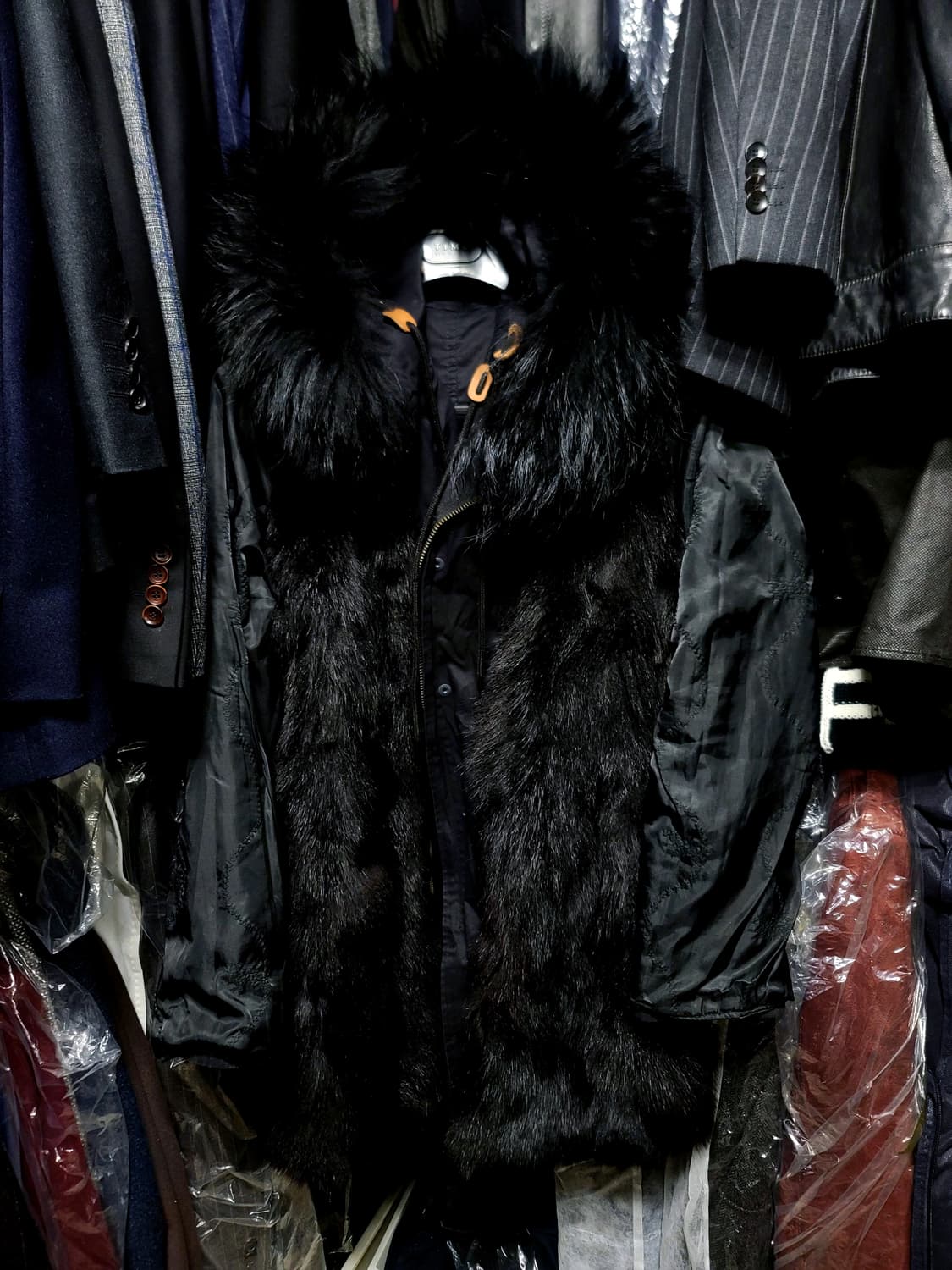 미스터앤미세스퍼 풀바디 블랙 폭스퍼 야상 패딩 점퍼 100-105 L 상품이미지5