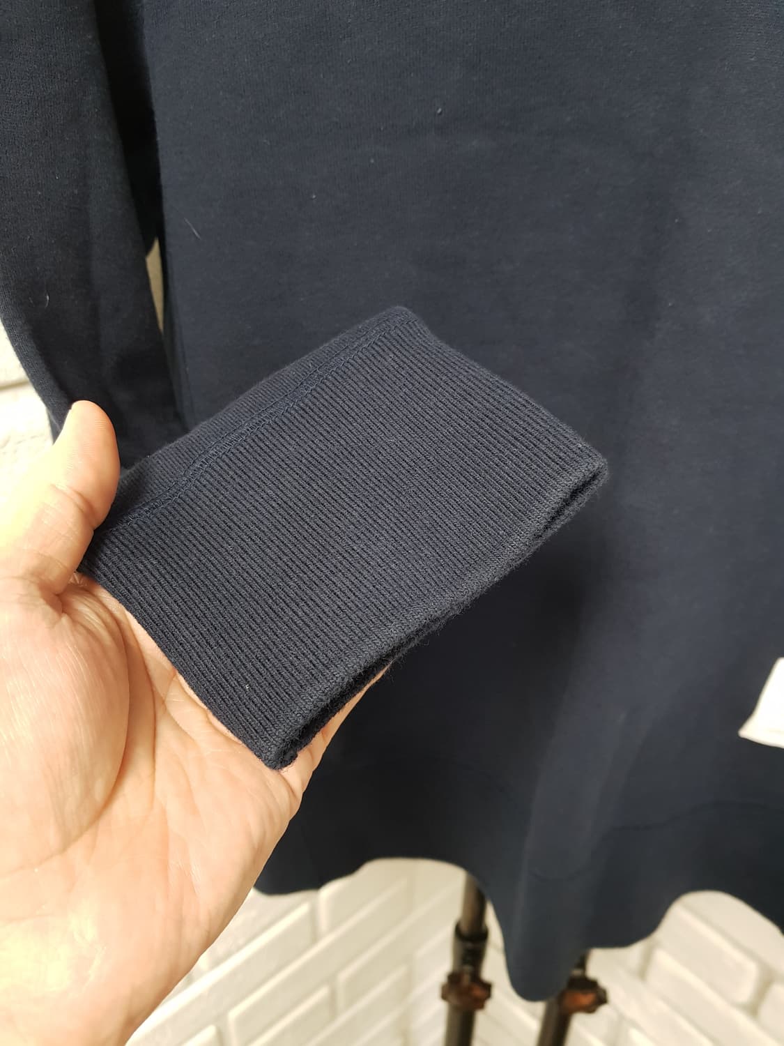 [3/정품] 톰브라운 사선완장 맨투맨 네이비 상품이미지5