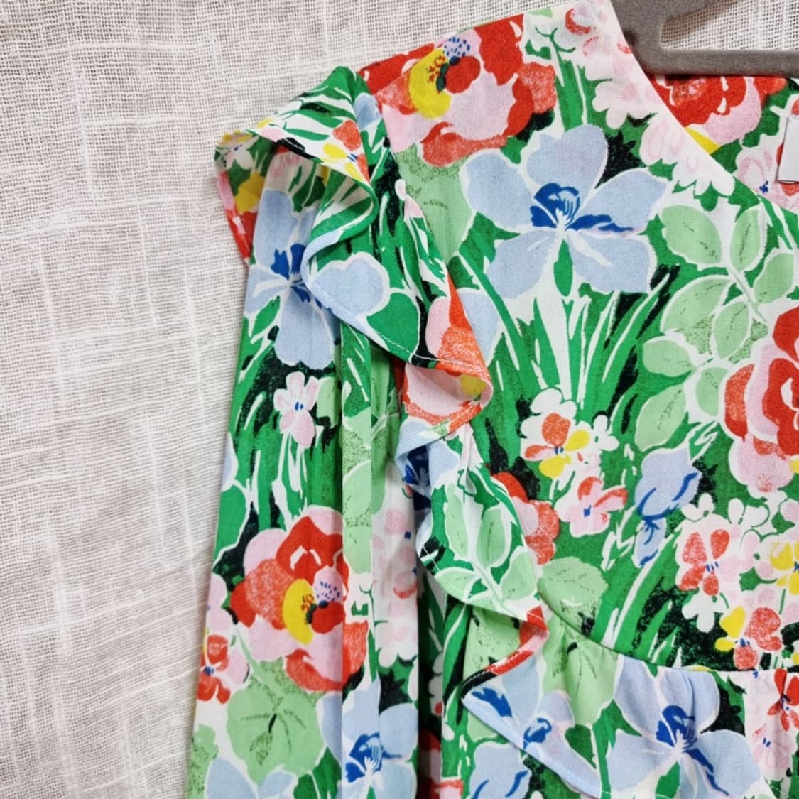 앤아더스토리즈 프릴카라 블라우스 (55) 상태완벽 상품이미지5