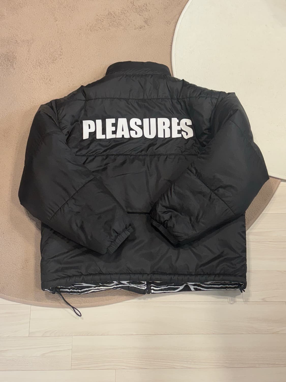 플레져스 X 조이 디비젼 리버서블 푸파 패딩 XXL 상품이미지4