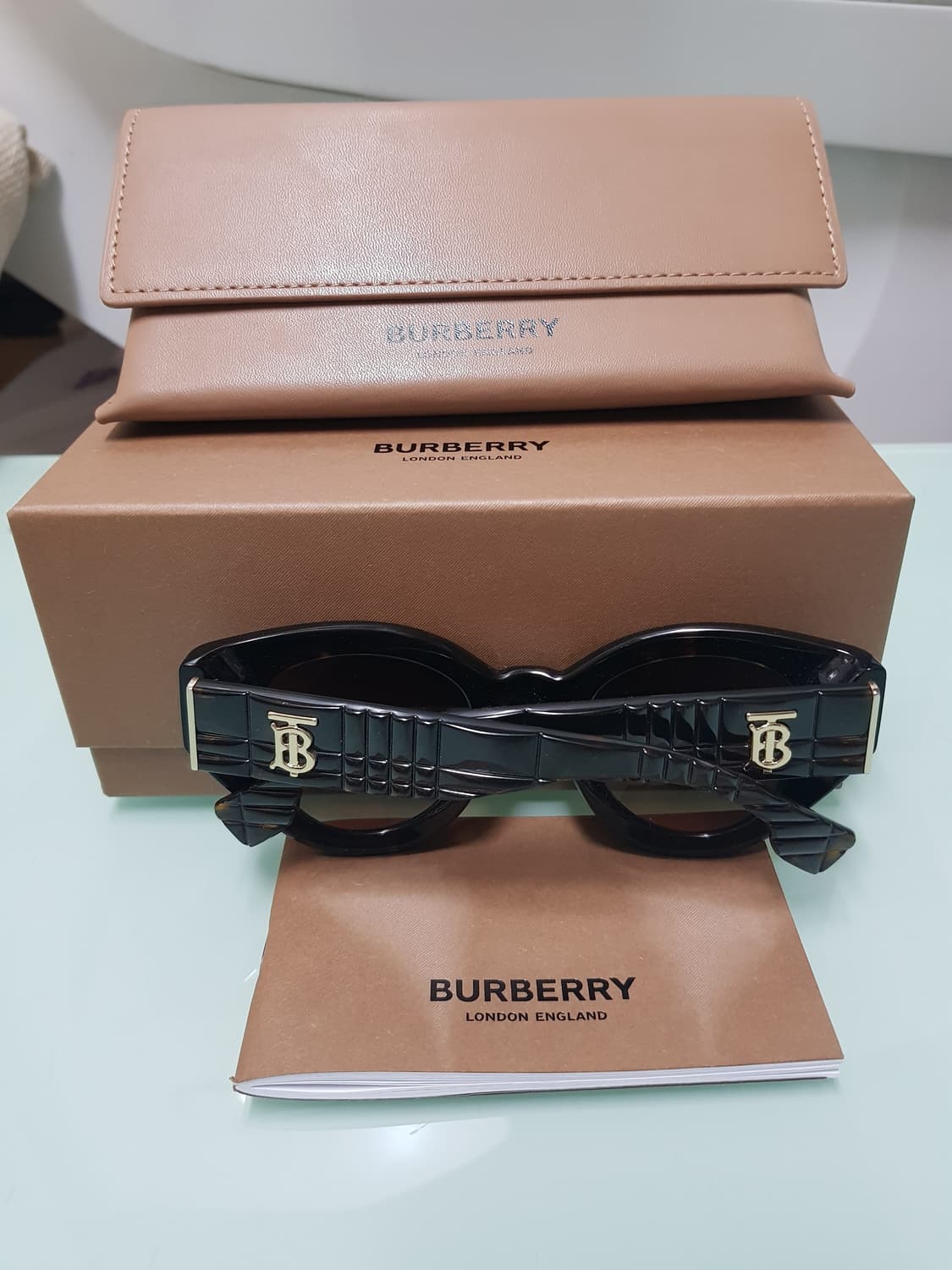 새상품 풀박스)NEW버버리 메도우선글라스 상품이미지4