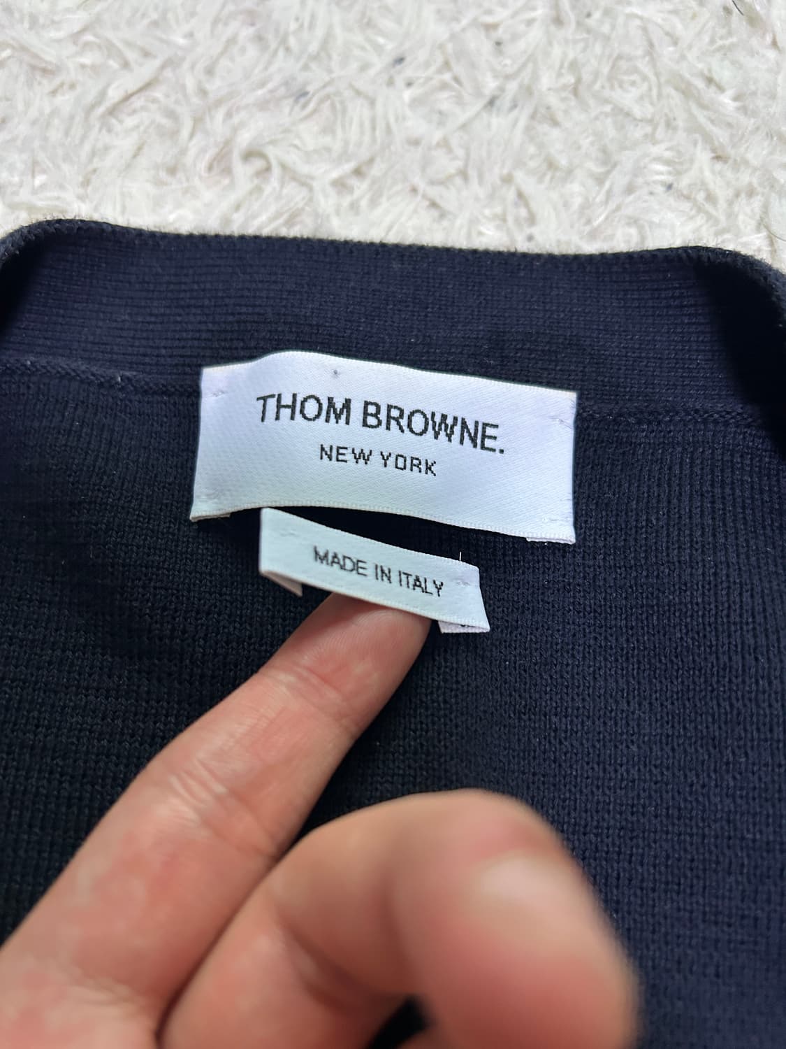 [4size] 톰브라운 밀라노스티치 금장 가디건 네이비 상품이미지2