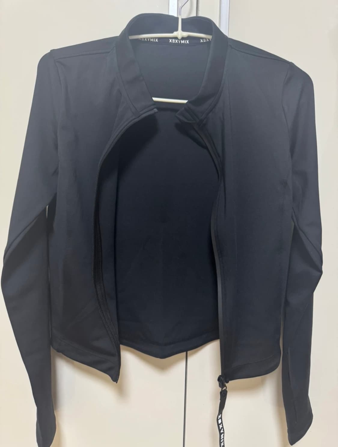 젝시믹스 블랙라벨 시그니처 크롭 집업 래쉬가드(새상품) 상품이미지3