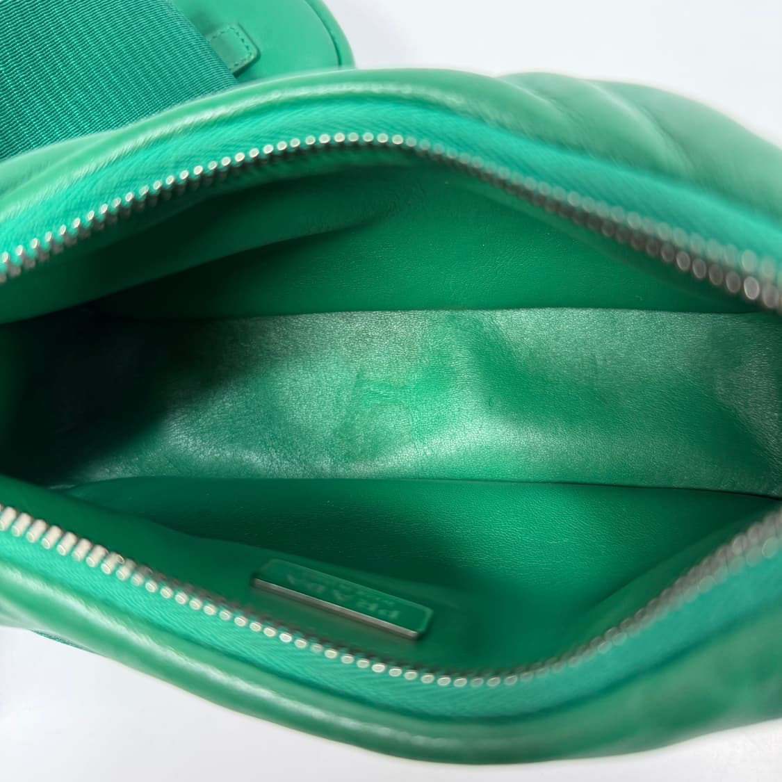 프라다 패딩 나파 레더 리에디션 2005 숄더백 상품이미지7