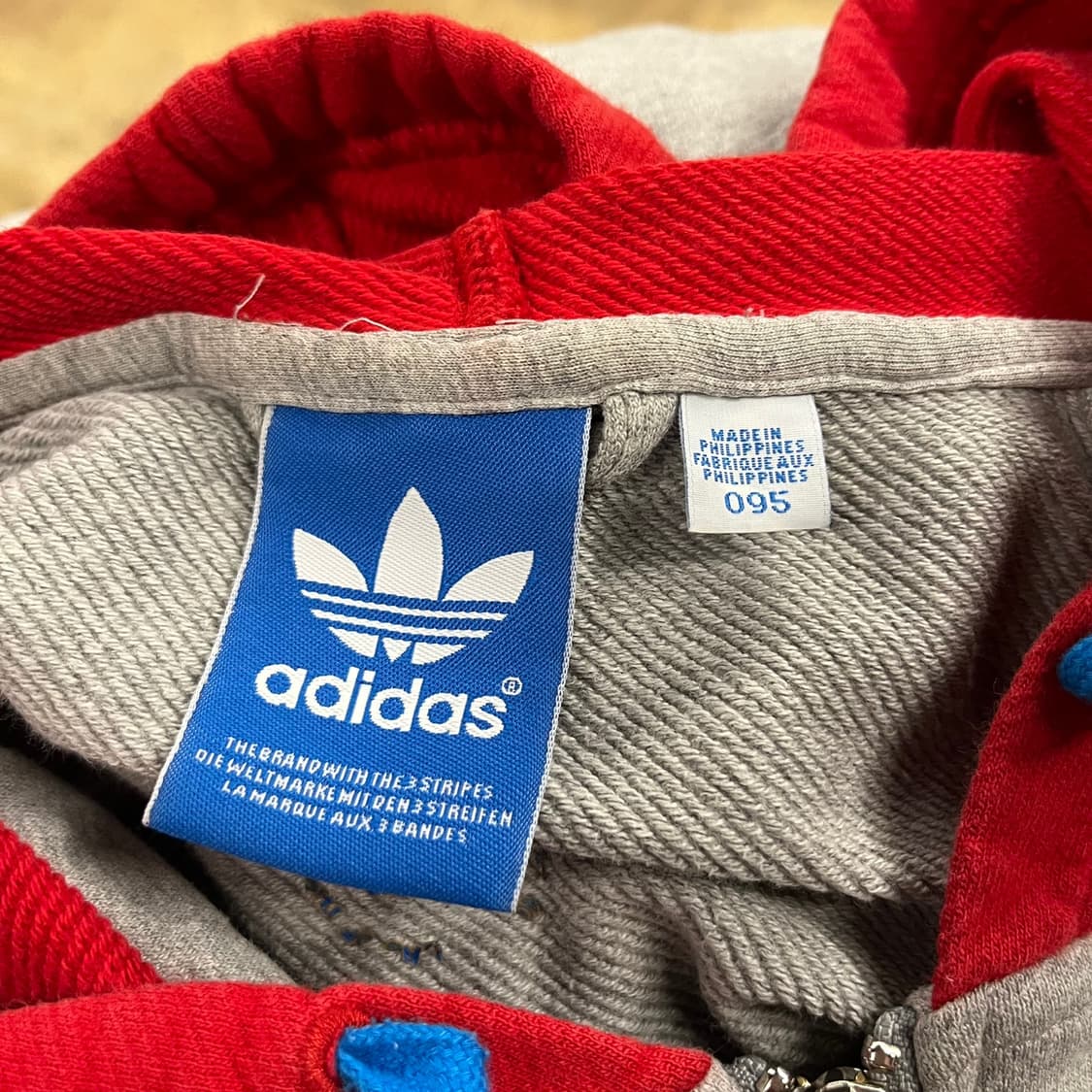아디다스 그레이 레드 배색 후드집업 95 상품이미지5