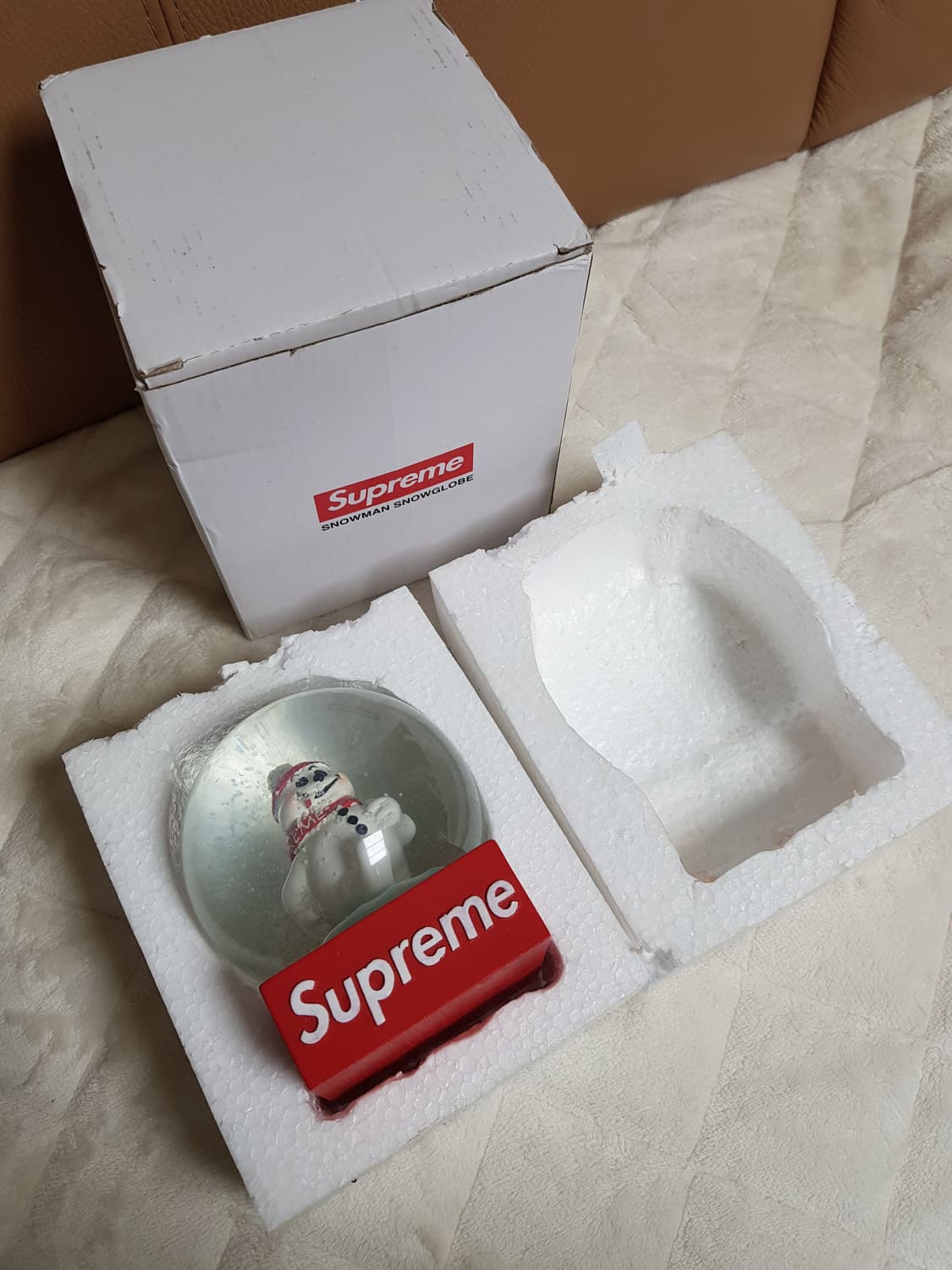 슈프림 스노우맨 스노우글로브 스노우볼 레드 21FW 상품이미지7