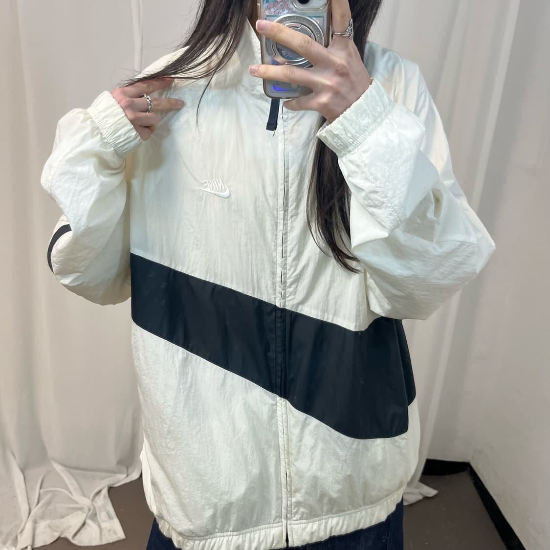 Nike big swoosh white windbreaker 상품이미지3