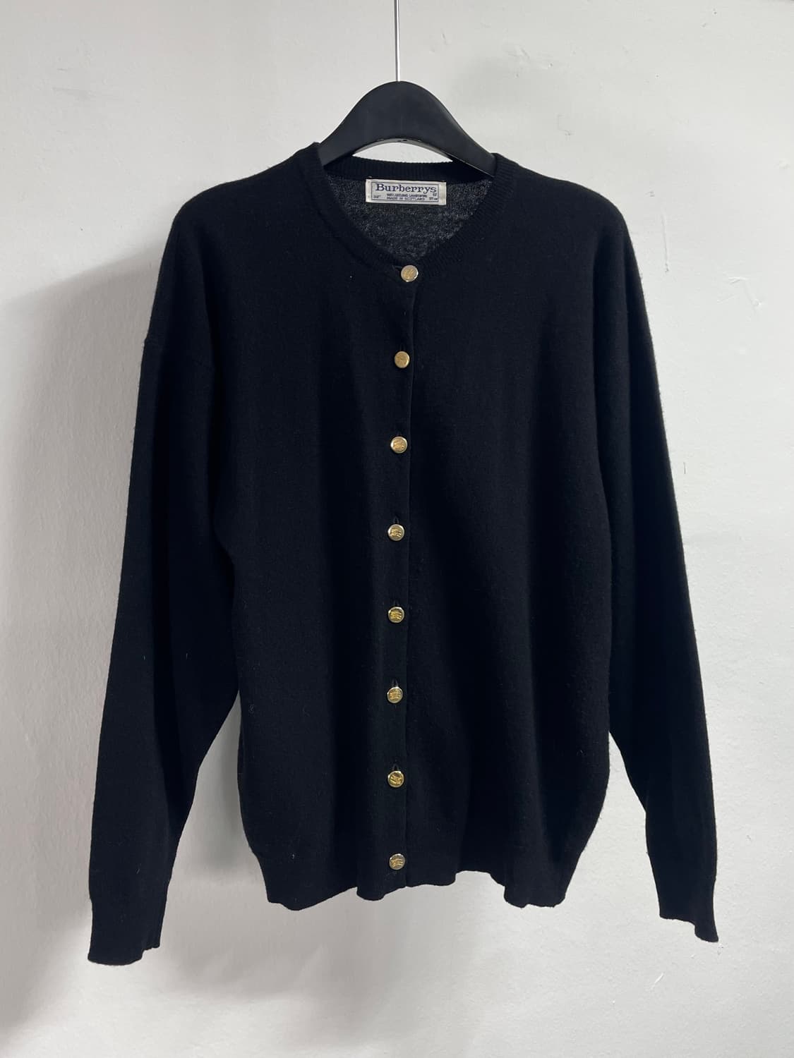 버버리 스코틀랜드 울 금장 라운드 가디건 (on.545) 상품이미지1