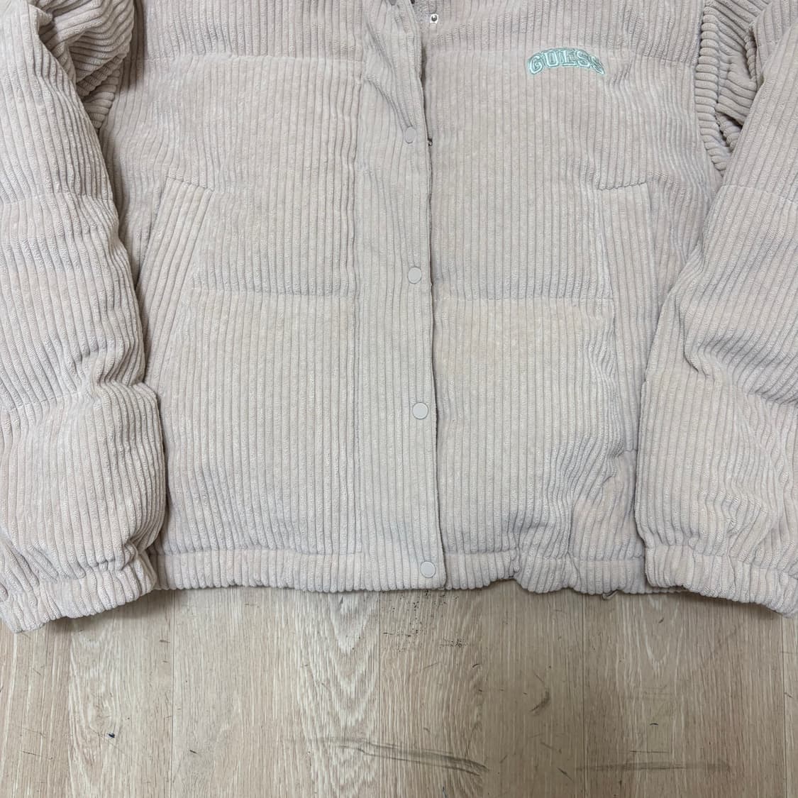 게스 덕다운 코듀로이 크롭 패딩 XS/85  상품이미지5