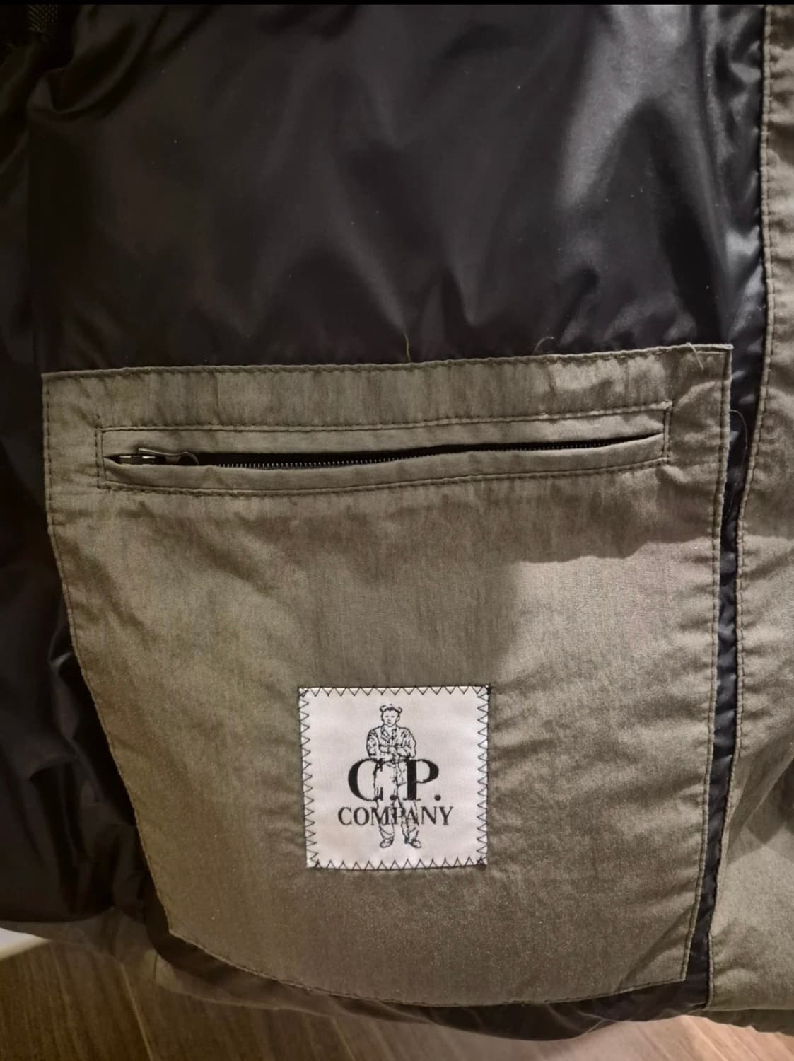 C.P 컴퍼니 고글 후드 패딩 자켓 105 상품이미지6