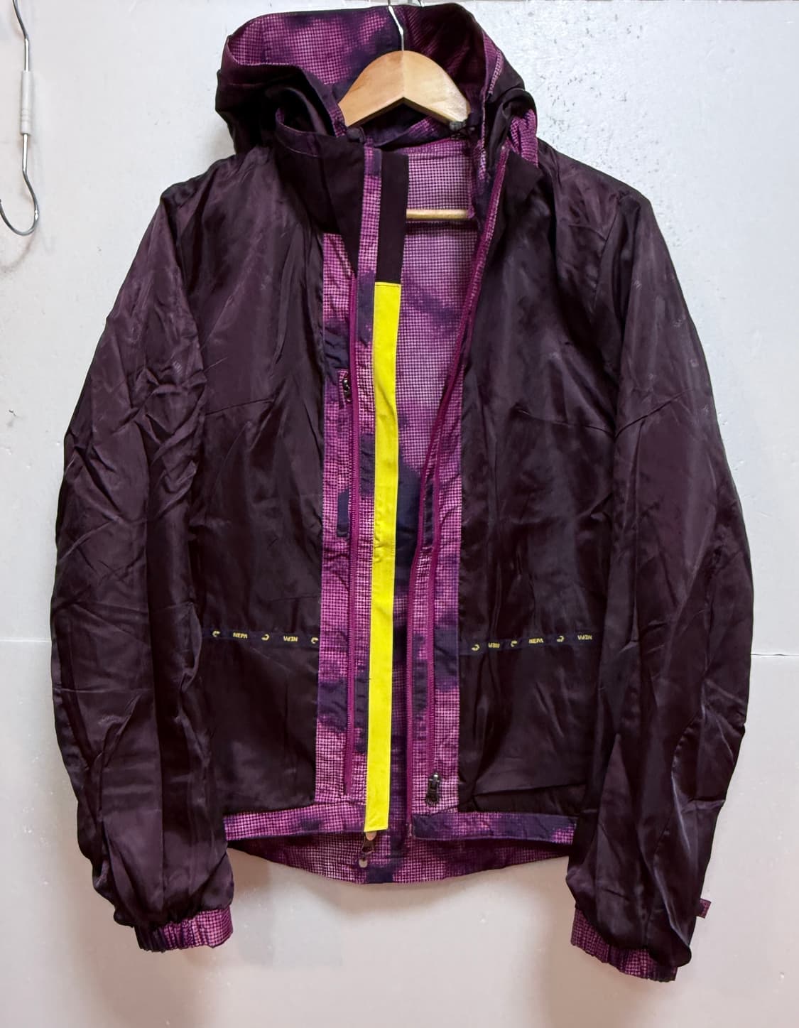 네파 여성 바람막이 자켓 핑크 패턴 90 상품이미지4