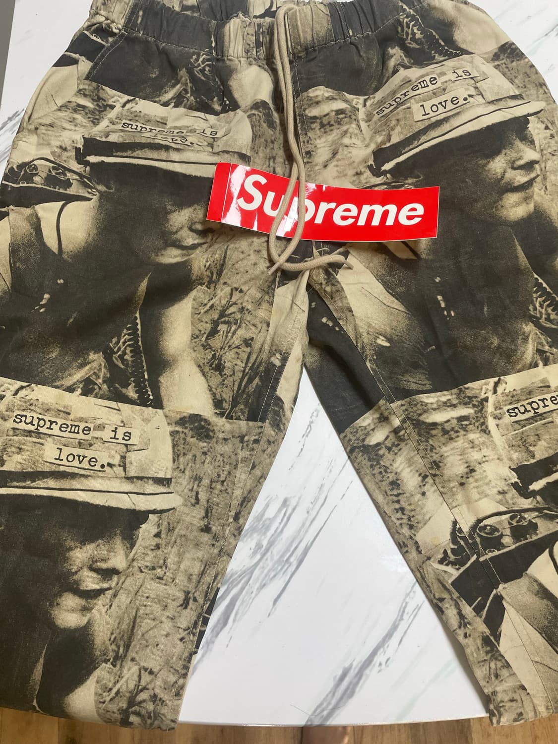 19FW슈프림 이즈 러브 스케이트 팬츠 스톤 상품이미지2