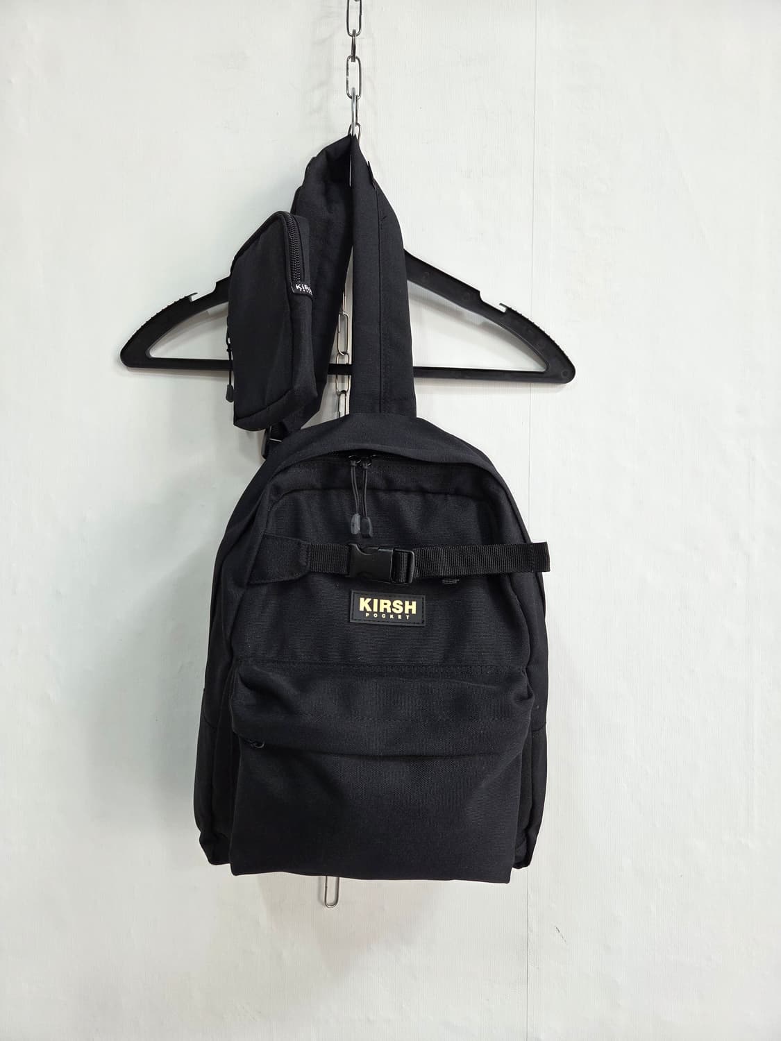 키르시 포켓 테크니컬 슬링백 블랙 상품이미지1
