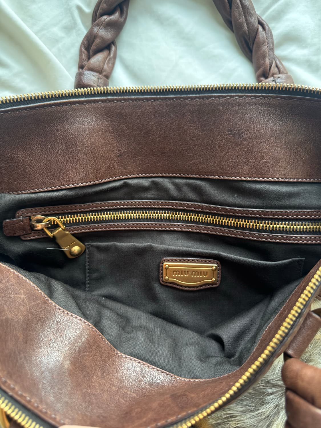 미우미우 브라운 퍼 가방 상품이미지4