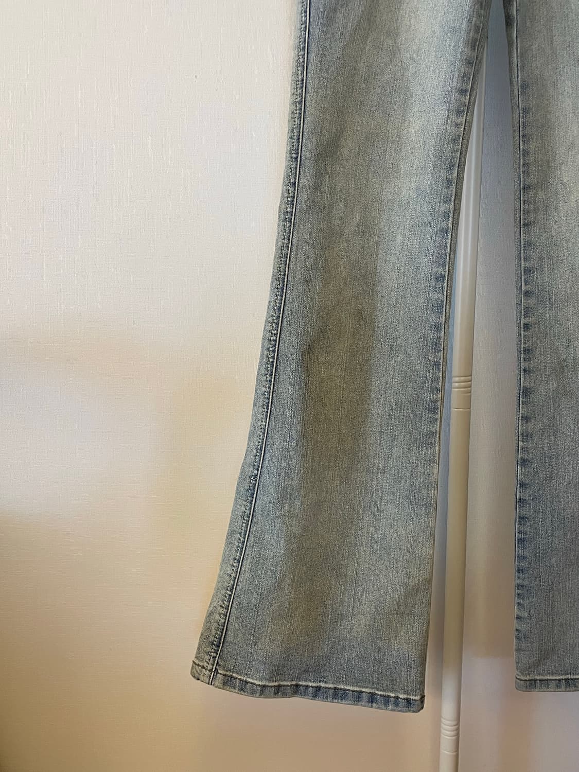 DKNY JEANS 부츠컷 데님 팬츠 상품이미지3