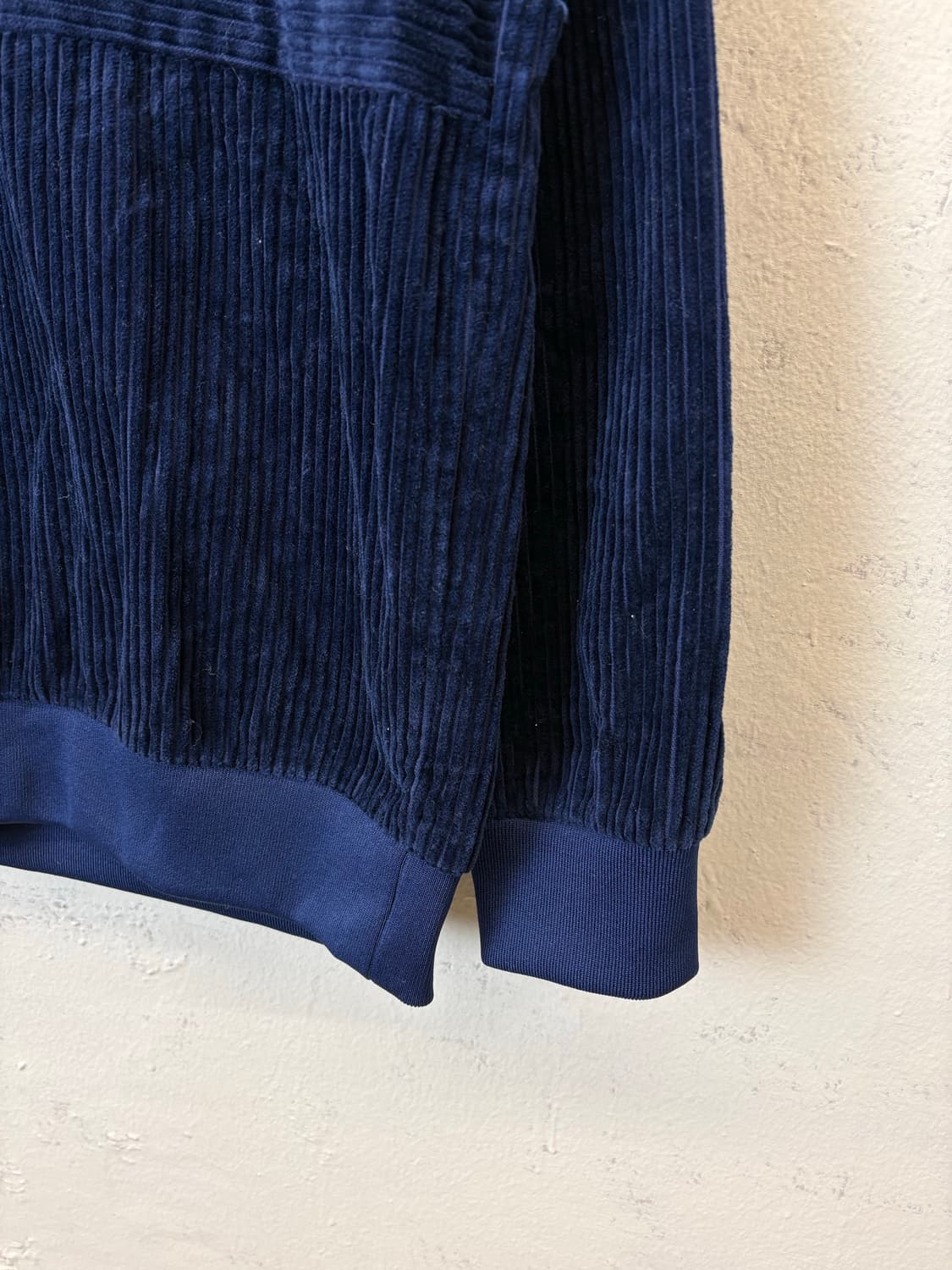 아디다스 코듀로이 맨투맨 네이비 상품이미지3