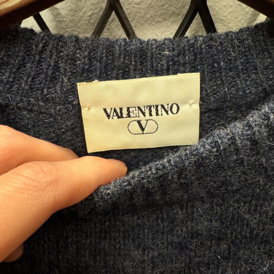 90s 발렌티노 울 니트 전면 자수 로고 포인트 네이비 상품이미지6