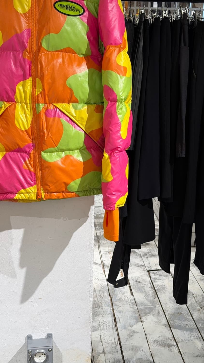 아디다스 x 제레미 스캇 네온 카모 패딩 상품이미지6