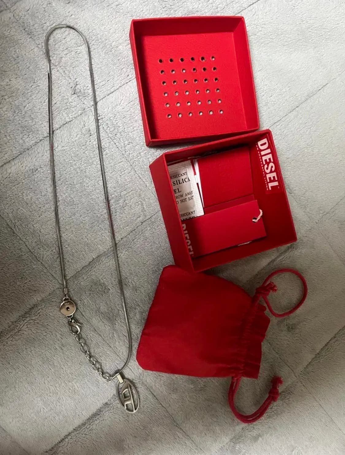 디젤 로고 D 목걸이 상품이미지1