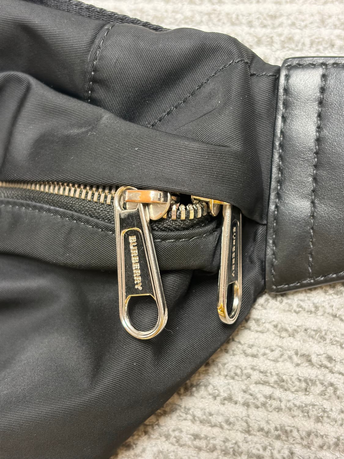 (상태최상) 버버리 블랙 힙색 벨트백 상품이미지5