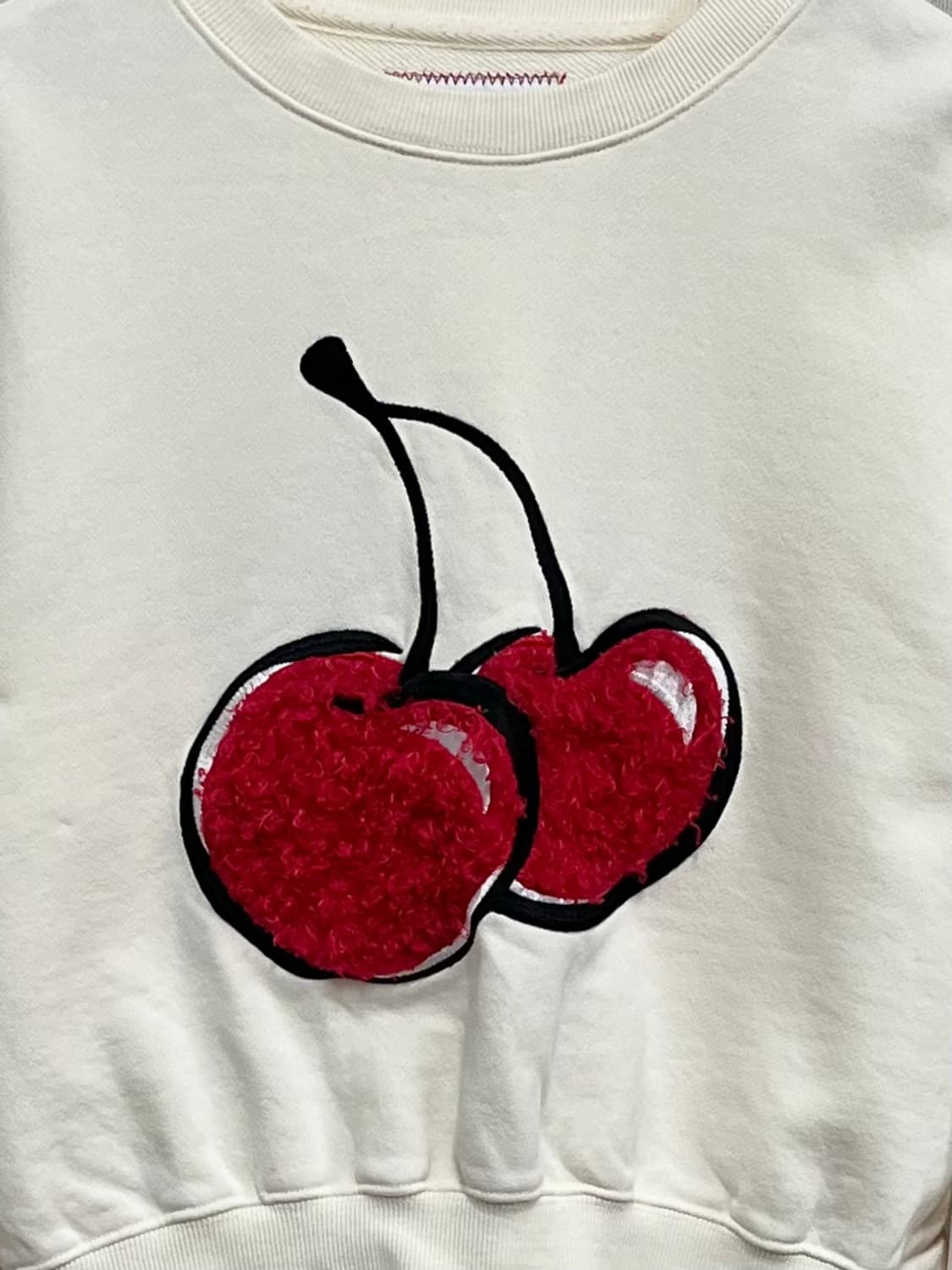1) 키르시 체리 크롭 맨투맨 아이보리 상품이미지3