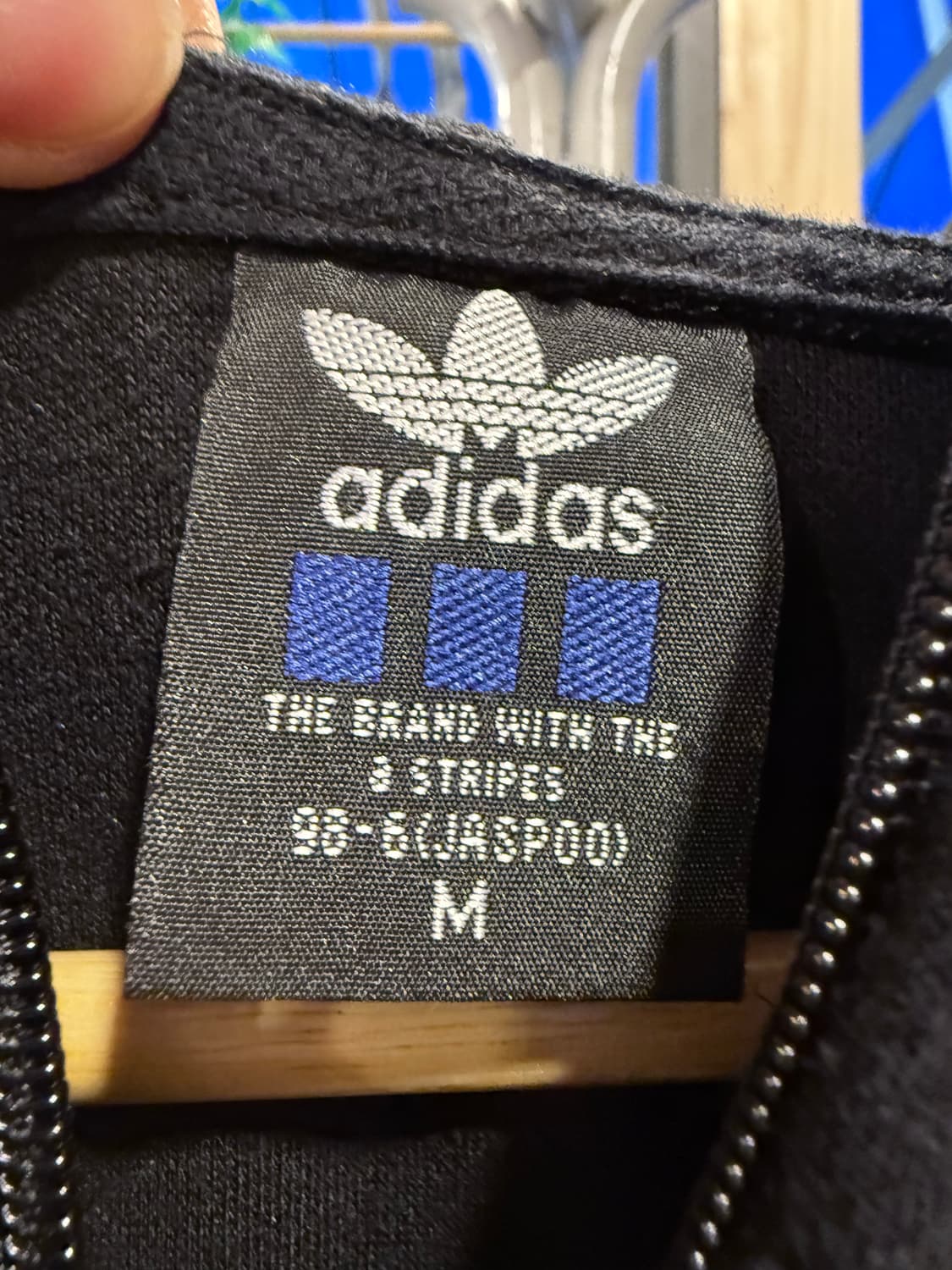 아디다스 금장로고 블랙 후드집업 상품이미지2