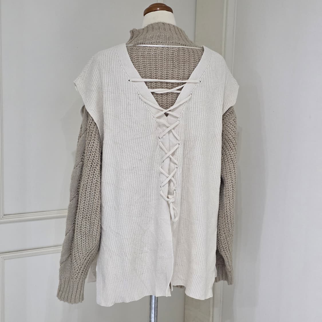 일본빈티지 GU) 베이지 모리걸 데일리 등 뒷트임 리본끈 니트베스트 상품이미지1