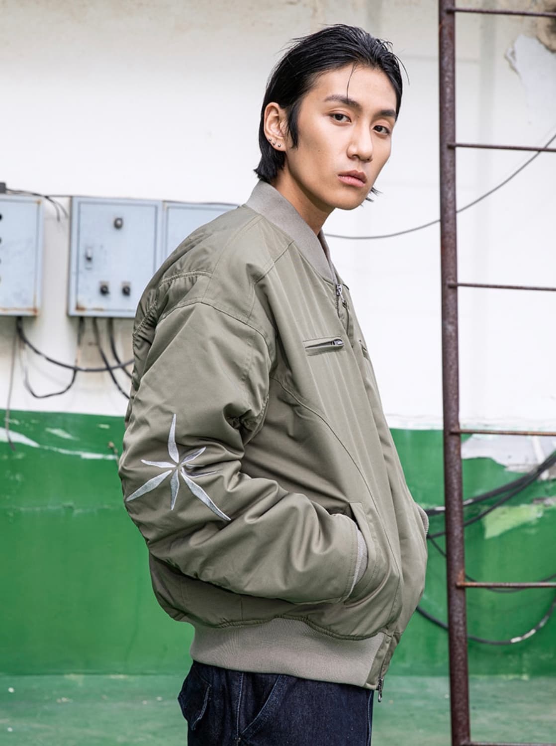 엑스톤즈 인시전 셔링 MA-1 자켓 (KHAKI) 상품이미지4