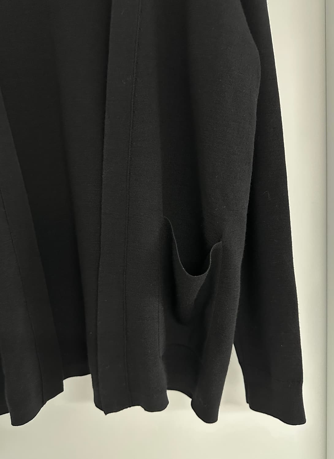 [COS] 남성 블랙 루즈핏 가디건 상품이미지7