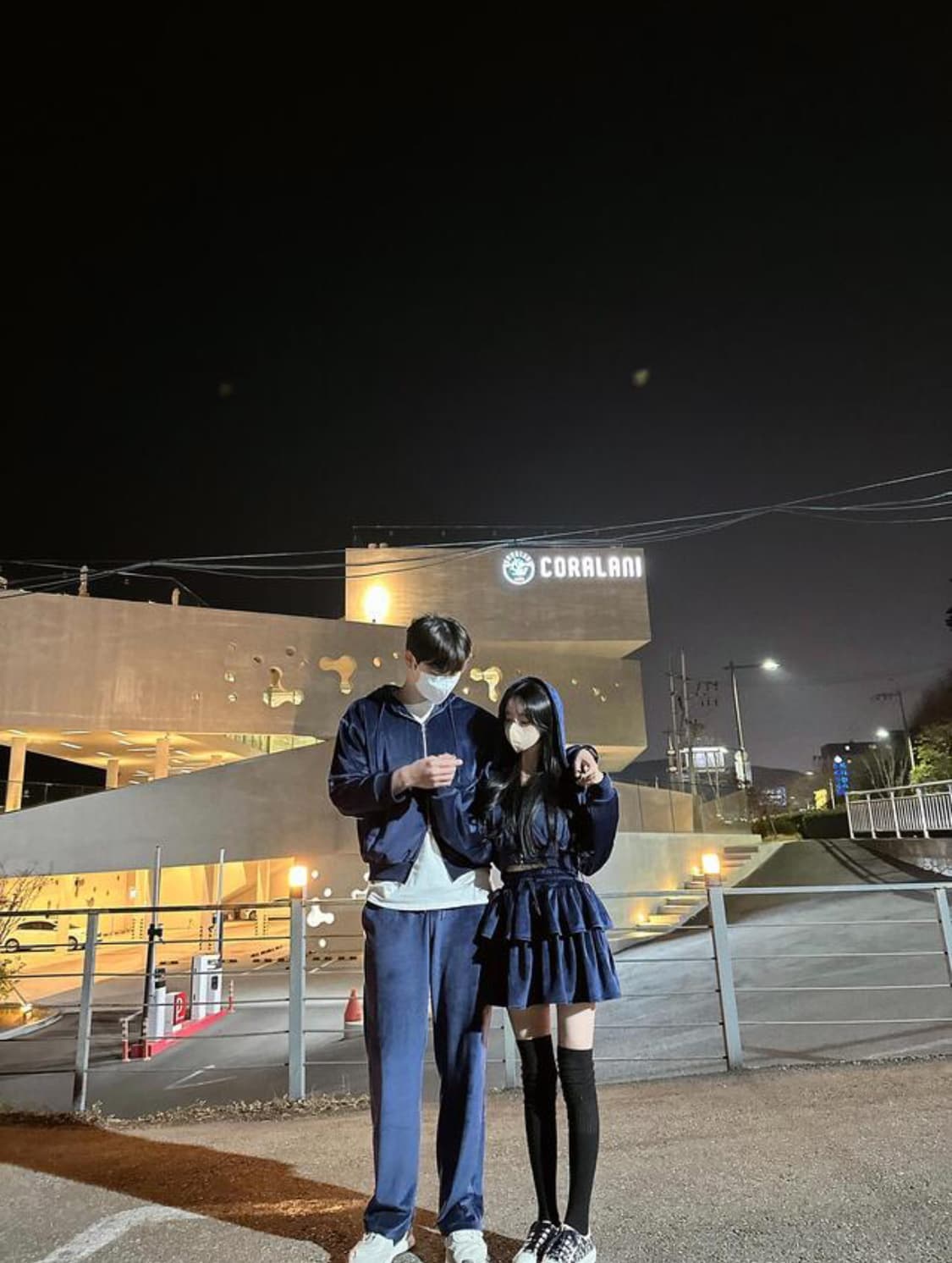 메이윤 제작 벨벳 벨루어 양면 극세사 후드집업 스커트 세트 셋업 네이비 상품이미지2