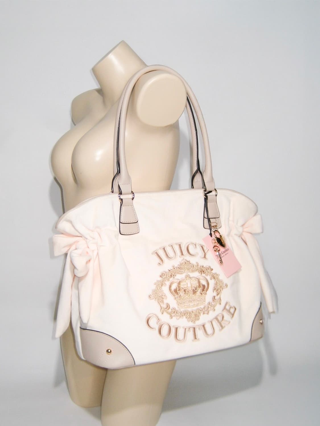 쥬시 꾸뛰르 크림&핑크 벨로아 빅 숄더백 + 하트 키 챰 💛 히메갸루  상품이미지1