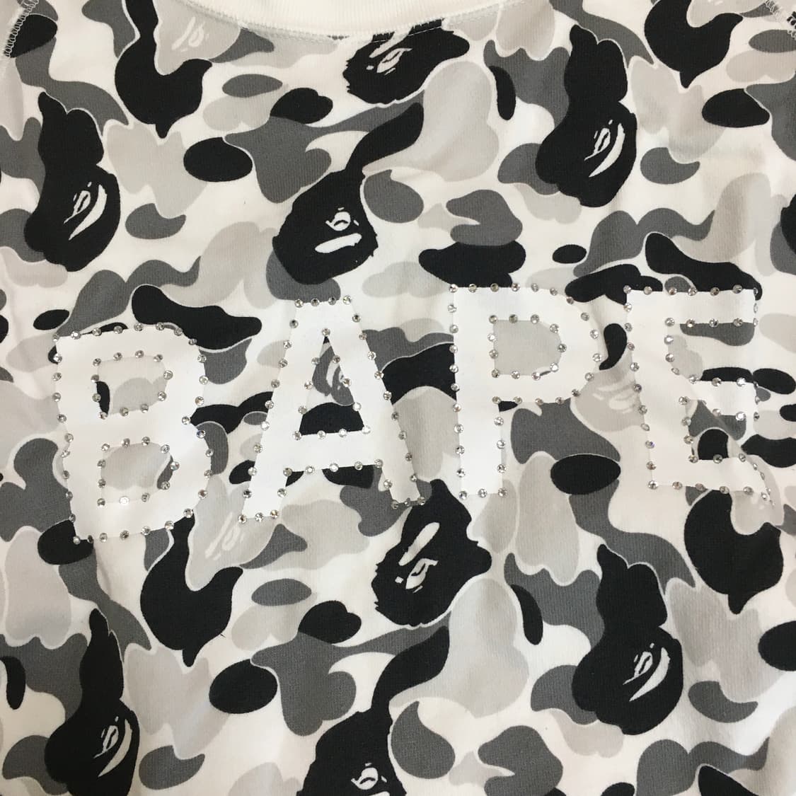 베이프 카모 크리스탈 맨투맨 상품이미지6