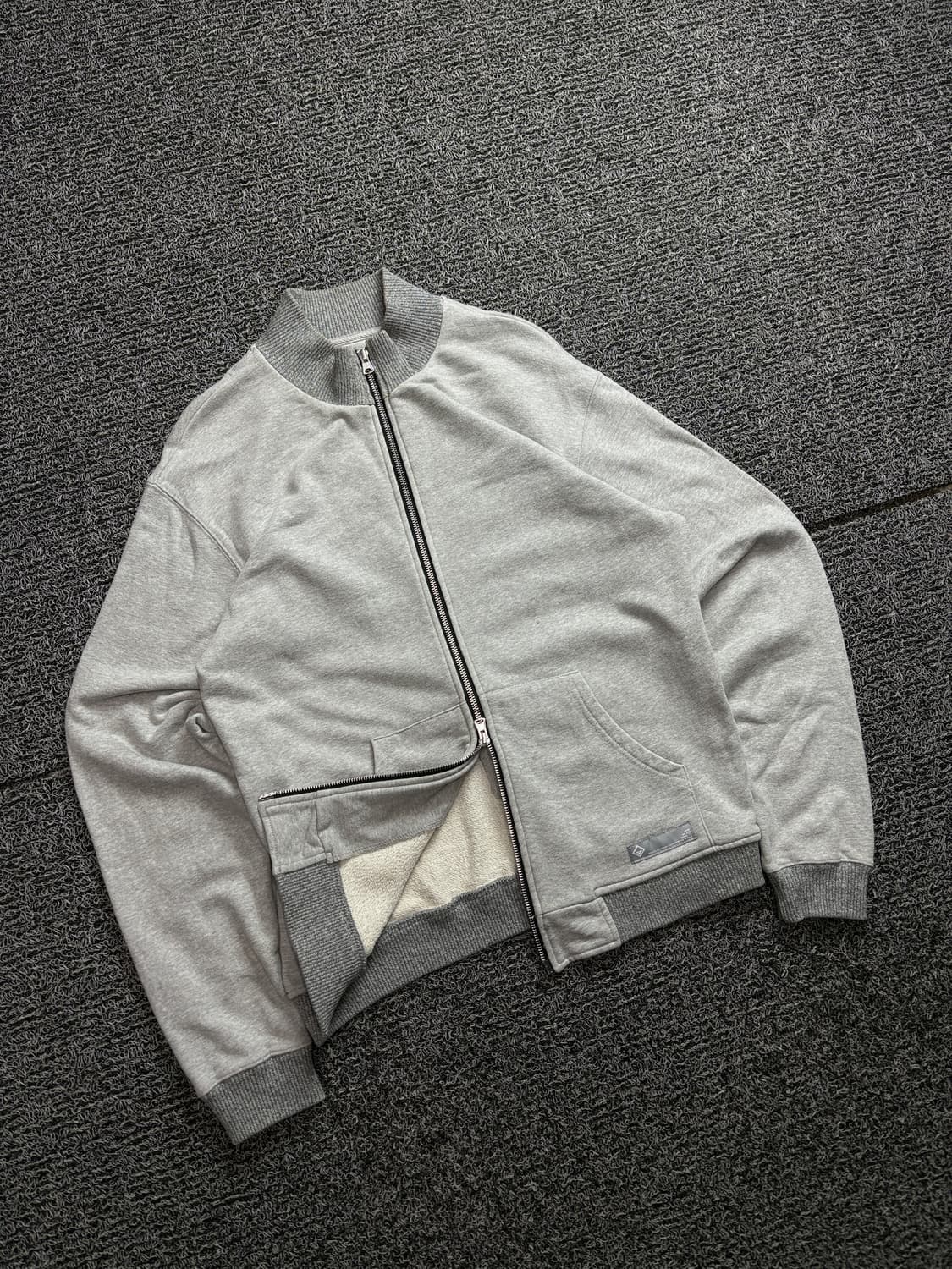 프리즘웍스 해비웨이트 밴딩 디테일 스웻 집업 자켓 2234 상품이미지1