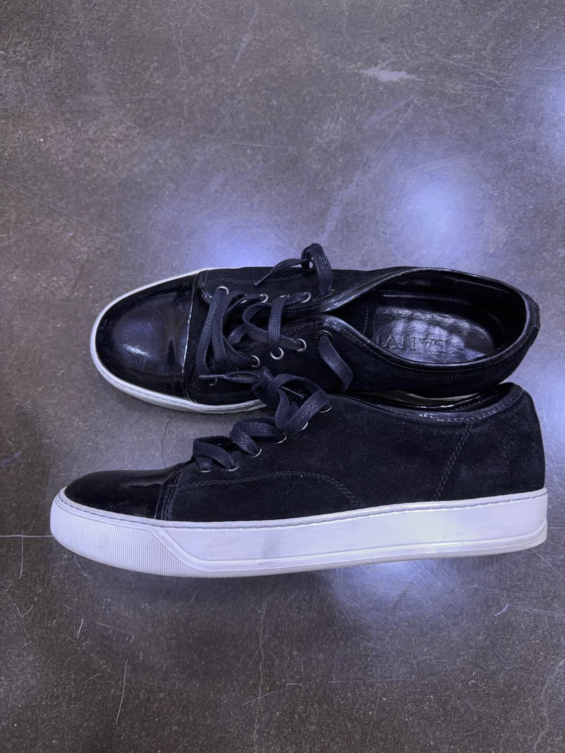 랑방 벨루어 스웨이드 블랙 애나멜 스니커즈 7 (260) 상품이미지6