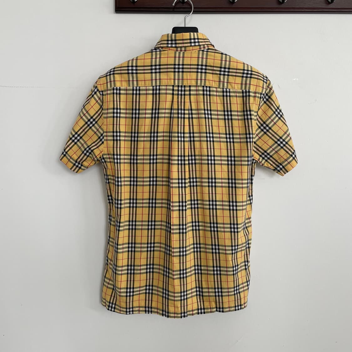 버버리 런던 공용 S,95,66 옐로우 노바체크 반팔 셔츠 상품이미지4