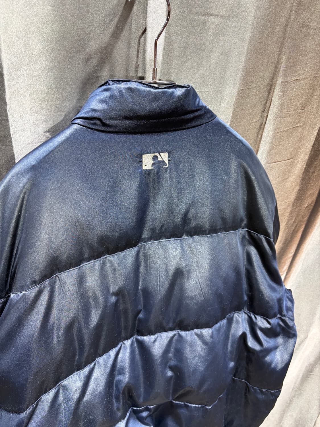 XXL MLB 엠엘비 뉴욕양키스 글로시 네이비 패디드 자켓 상품이미지4