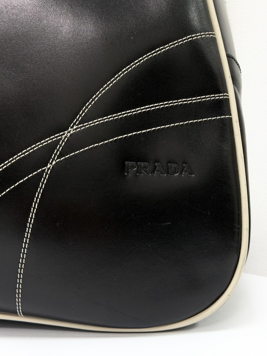프라다 레더 스티치 볼링백 상품이미지2