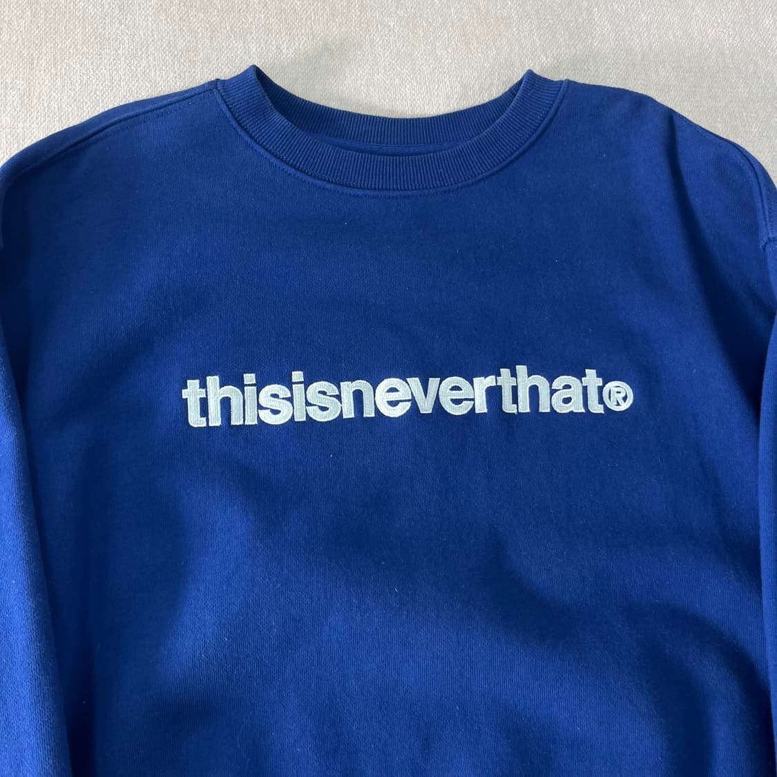 100 디스이즈네버댓 자수로고 맨투맨 상품이미지2