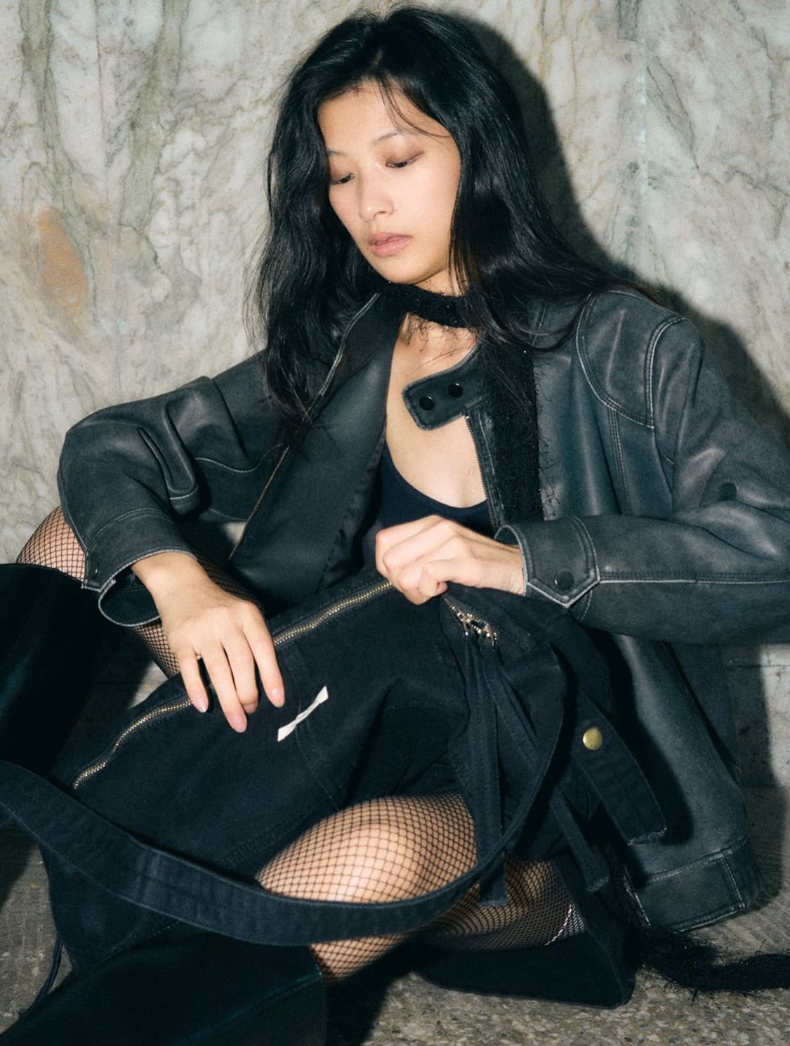 헬레네파리스 데님 워시드 크로스백 블랙 상품이미지3