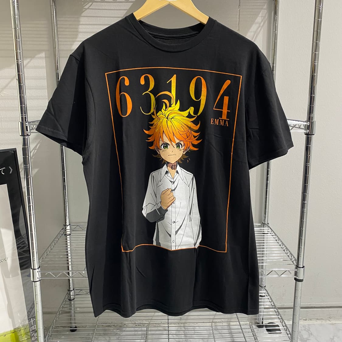 약속의네버랜드 오피셜 애니메이션 티셔츠 상품이미지1