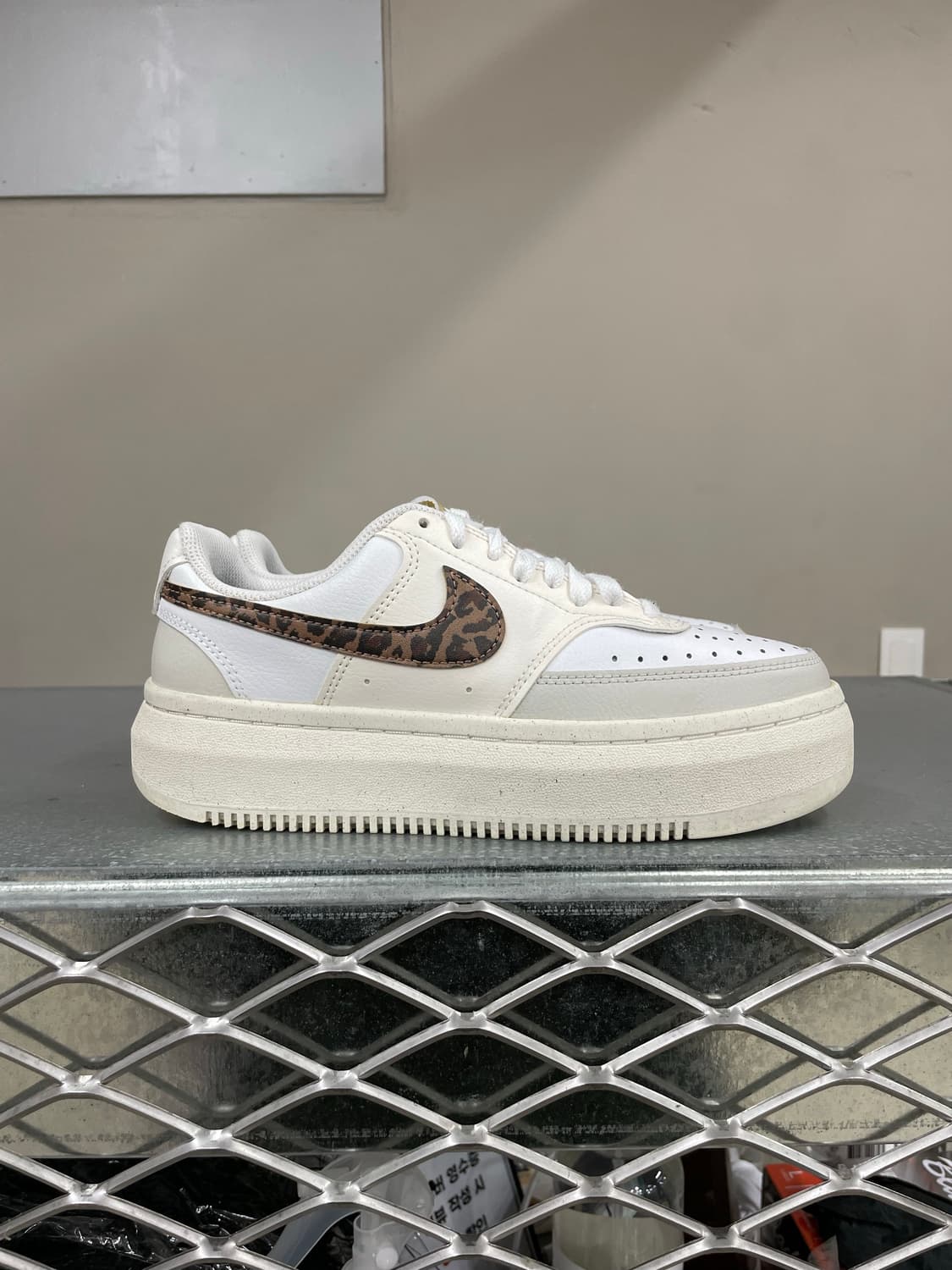 나이키 코트 비전 알타 화이트 245 상품이미지4