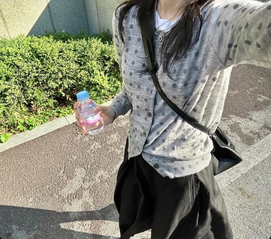 꼼데가르송 그레이 도트 가디건 (착용샷O) 상품이미지1