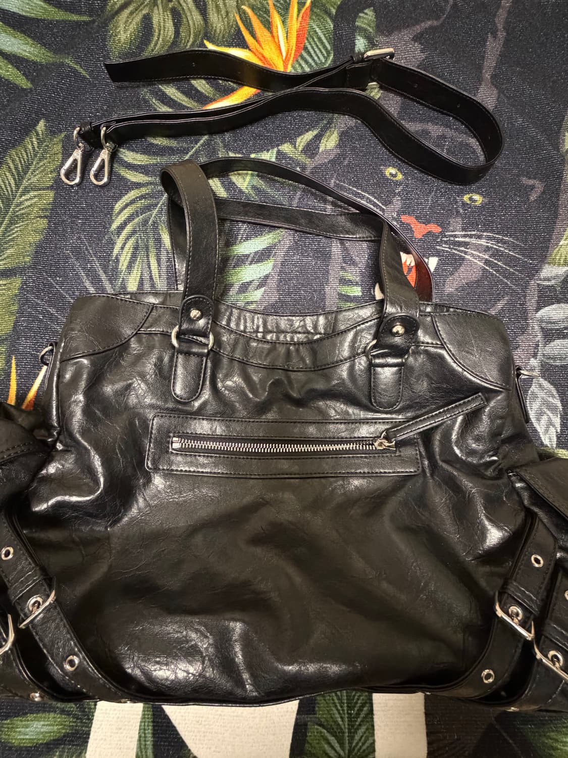 STUD POCKET BIG BAG IN BLACK 상품이미지3