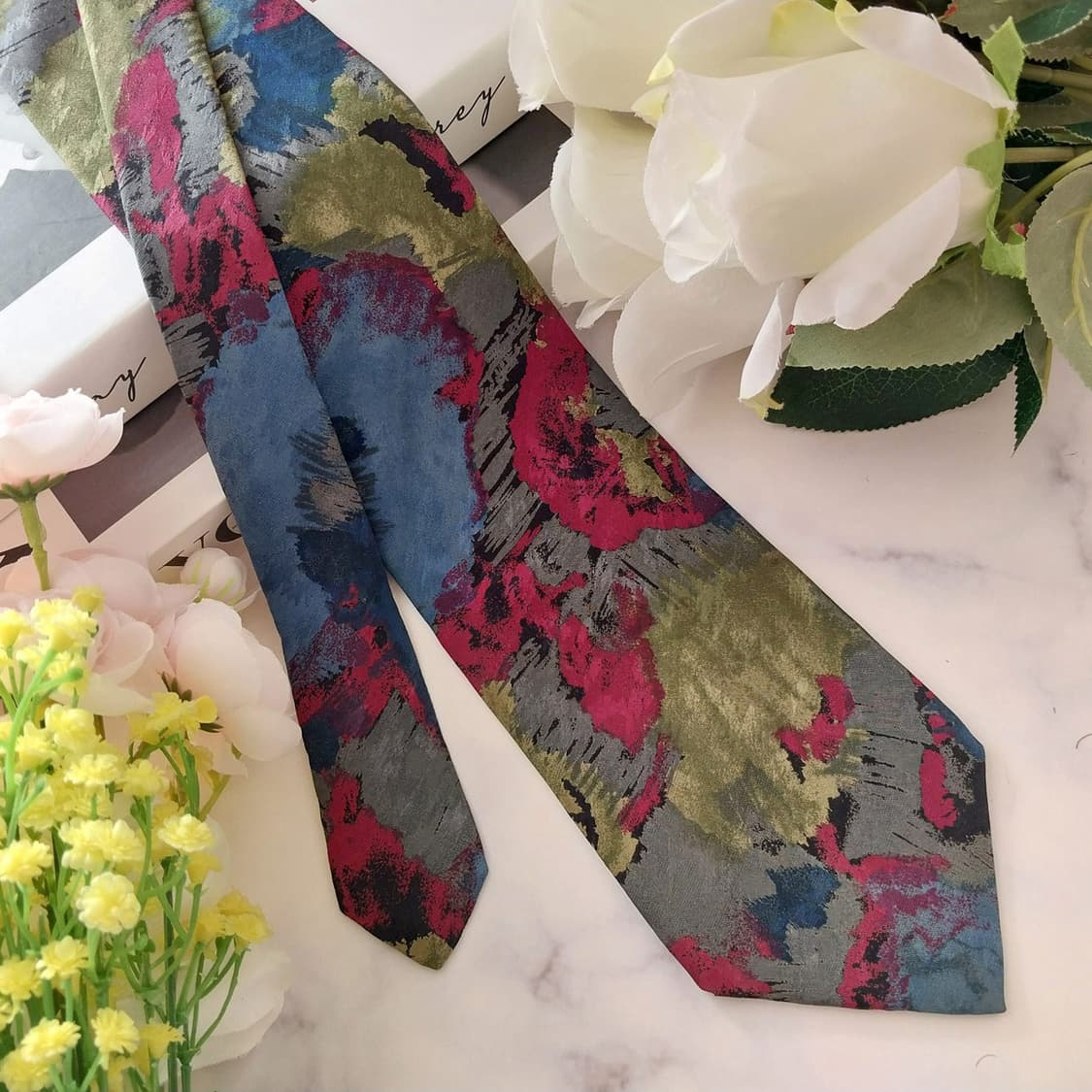 니노 세루티 실크 아트 패턴 넥타이 8.8cm A+등급 K1318
 상품이미지2