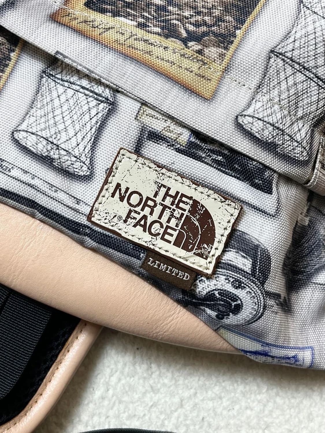 노스페이스 화이트라벨 패턴 프린팅 힙색 가방 A1690 상품이미지4