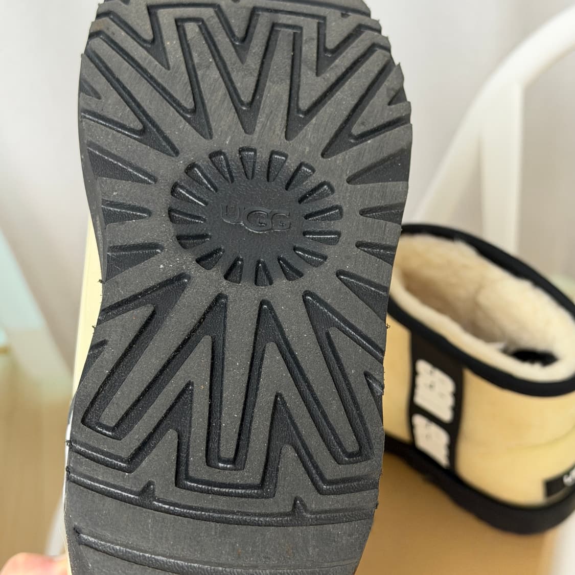 어그 클래식 클리어 부츠 US6 (235) 상품이미지3